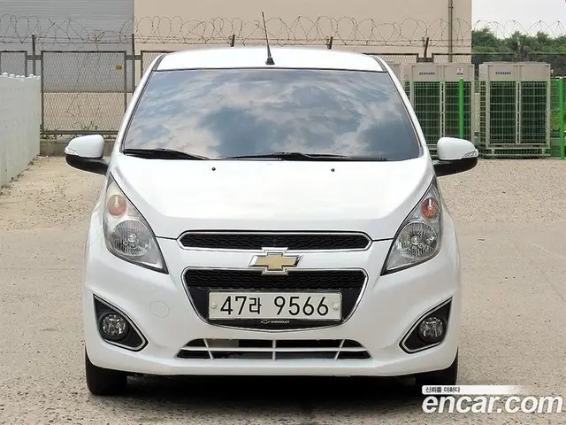 Chevrolet Spark 2015 1.0 автомат (гидро), миниатюра 1