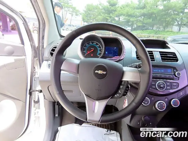 Chevrolet Spark 2015 1.0 автомат (гидро), миниатюра 8