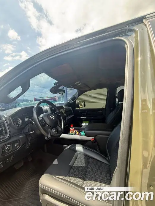 Dodge Ram Pick Up 2017 5.7 автомат (гидро), фото 5 Dodge Ram Pick Up 2017 5.7 автомат (гидро), фото 5