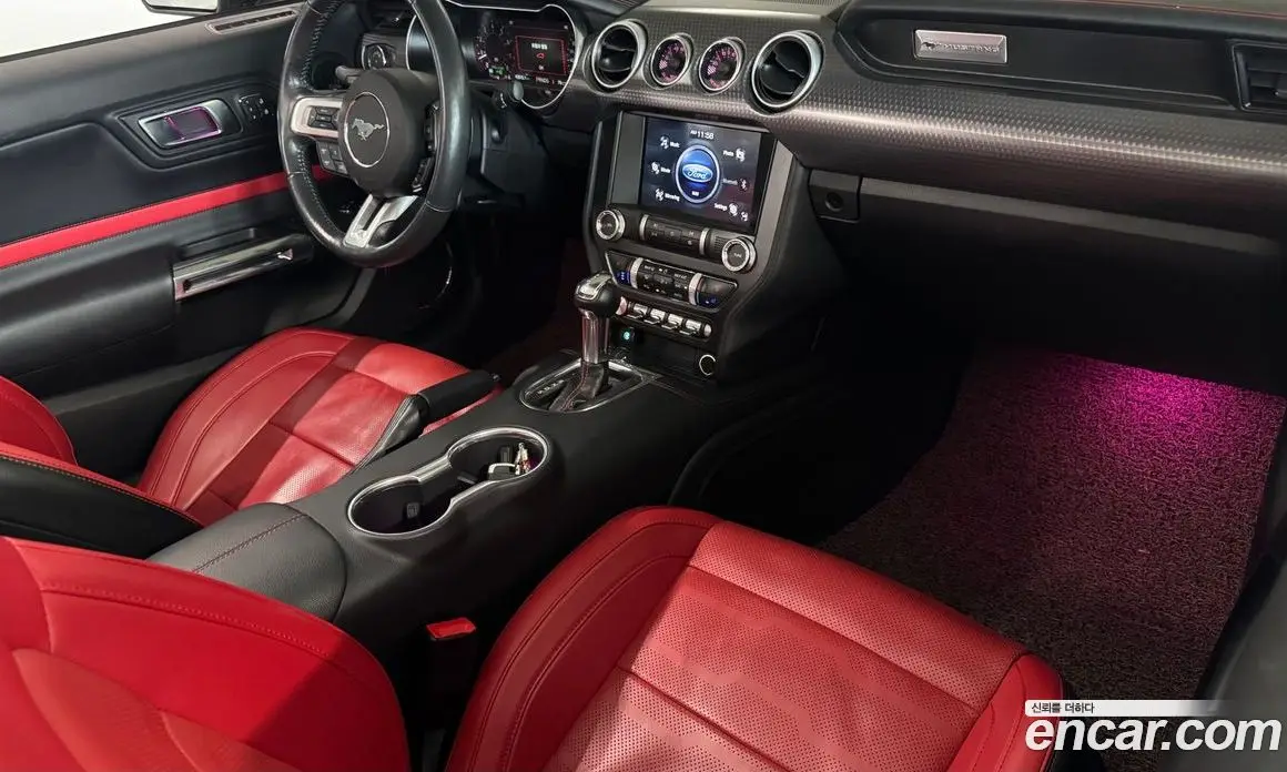 Ford Mustang 2019 2.3 автомат (гидро), фото 18 Ford Mustang 2019 2.3 автомат (гидро), фото 18