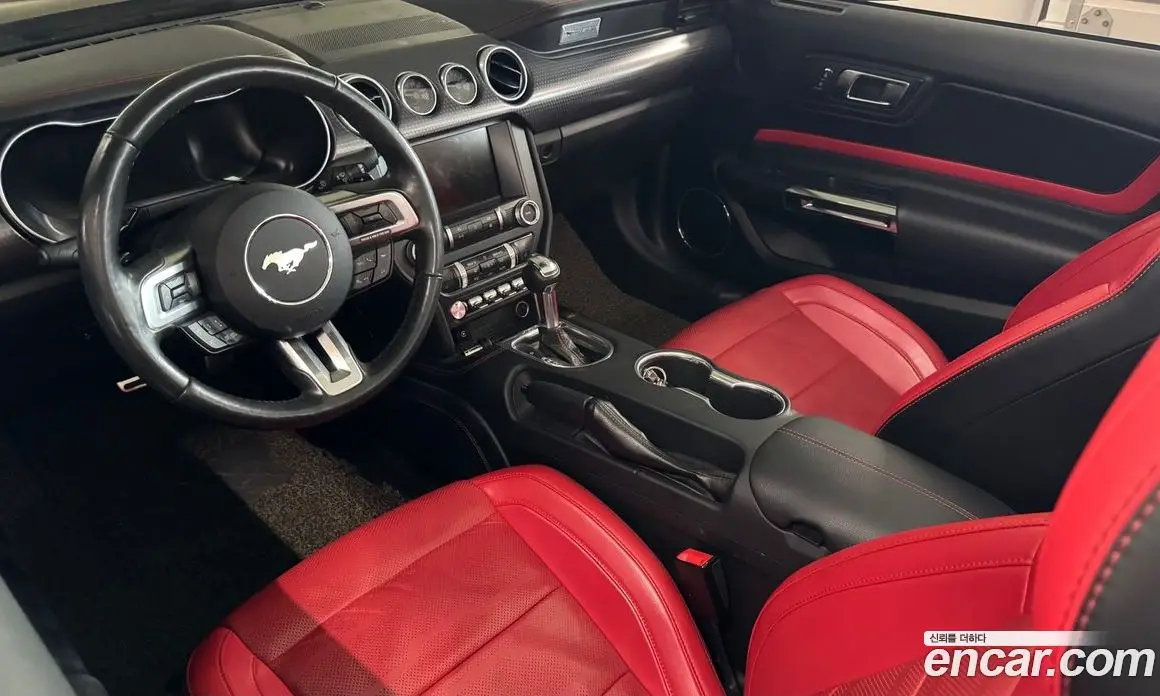Ford Mustang 2019 2.3 автомат (гидро), фото 3 Ford Mustang 2019 2.3 автомат (гидро), фото 3