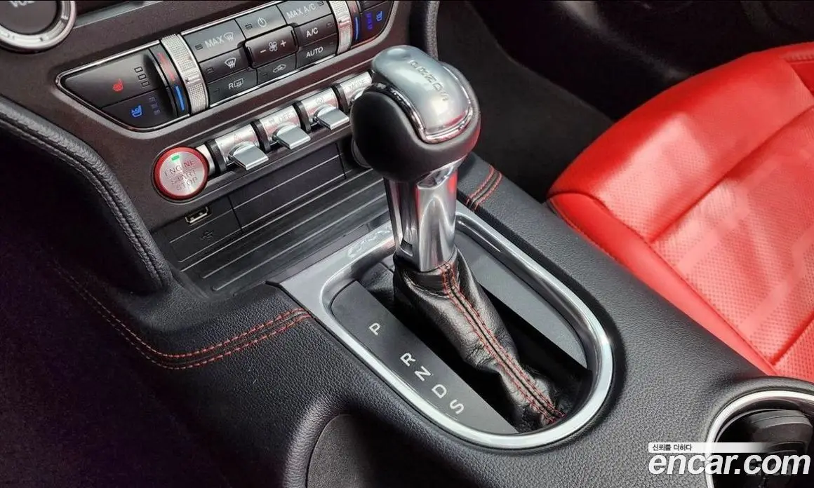Ford Mustang 2019 2.3 автомат (гидро), фото 10 Ford Mustang 2019 2.3 автомат (гидро), фото 10