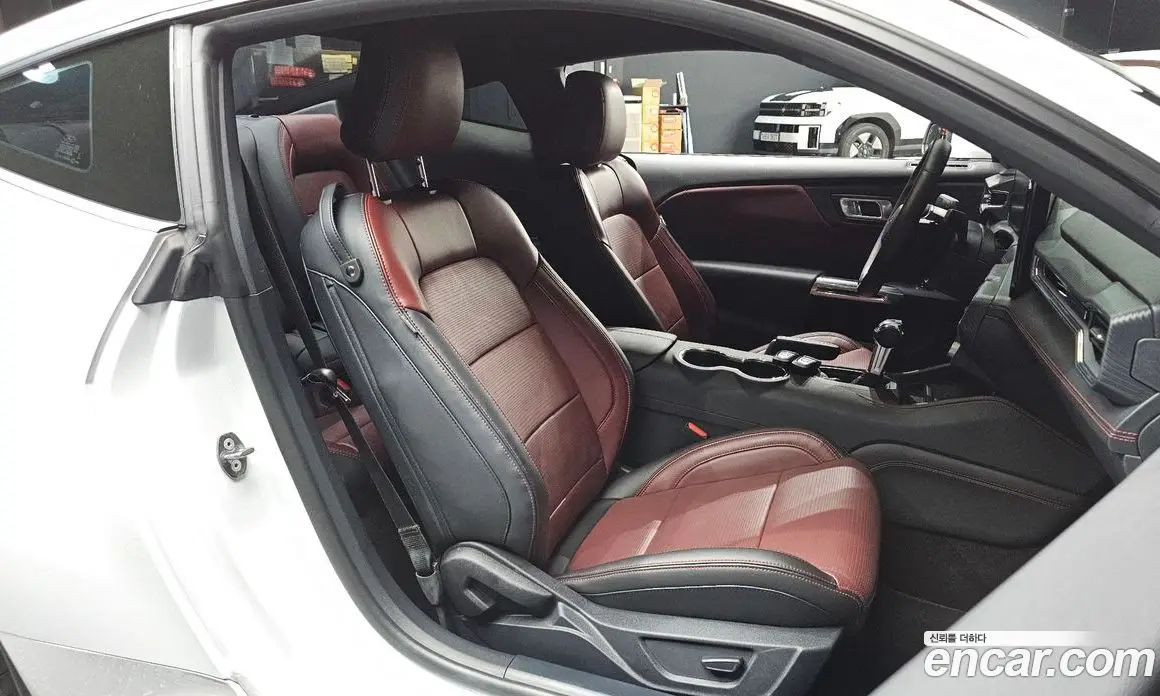 Ford Mustang 2024 2.3 автомат (гидро), фото 16