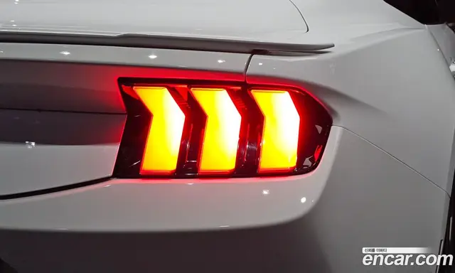Ford Mustang 2024 2.3 автомат (гидро), миниатюра 8
