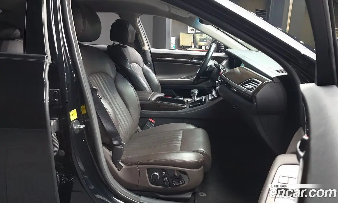 Genesis EQ900 2016 3.8 автомат (гидро), фото 11 Genesis EQ900 2016 3.8 автомат (гидро), фото 11