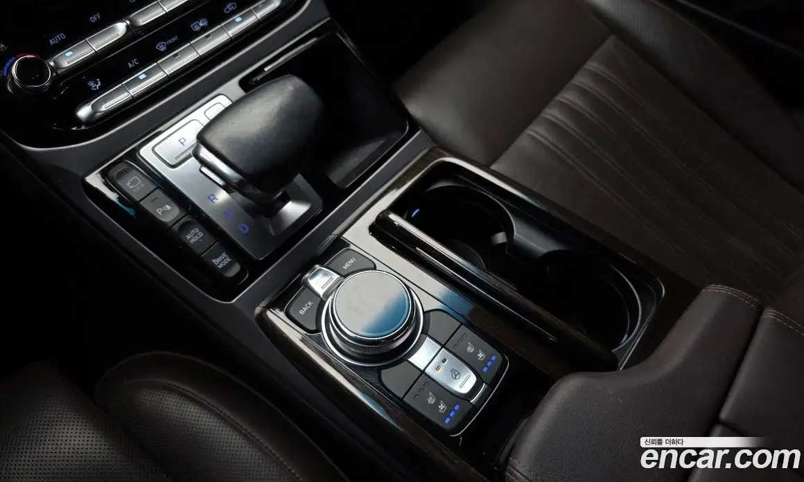 Genesis EQ900 2016 3.8 автомат (гидро), фото 9 Genesis EQ900 2016 3.8 автомат (гидро), фото 9