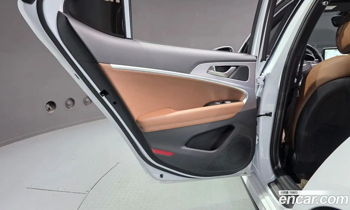 Genesis G70 2018 2.0 автомат (гидро), фото 15 Genesis G70 2018 2.0 автомат (гидро), фото 15