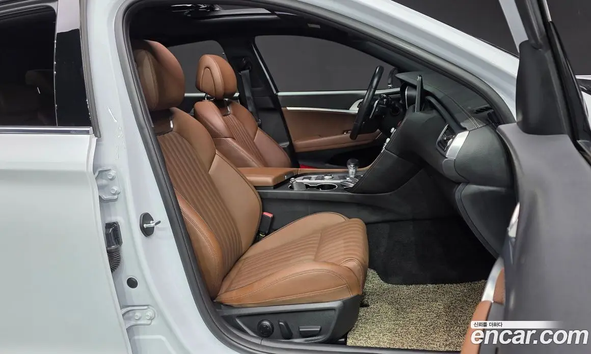 Genesis G70 2018 2.0 автомат (гидро), фото 16 Genesis G70 2018 2.0 автомат (гидро), фото 16