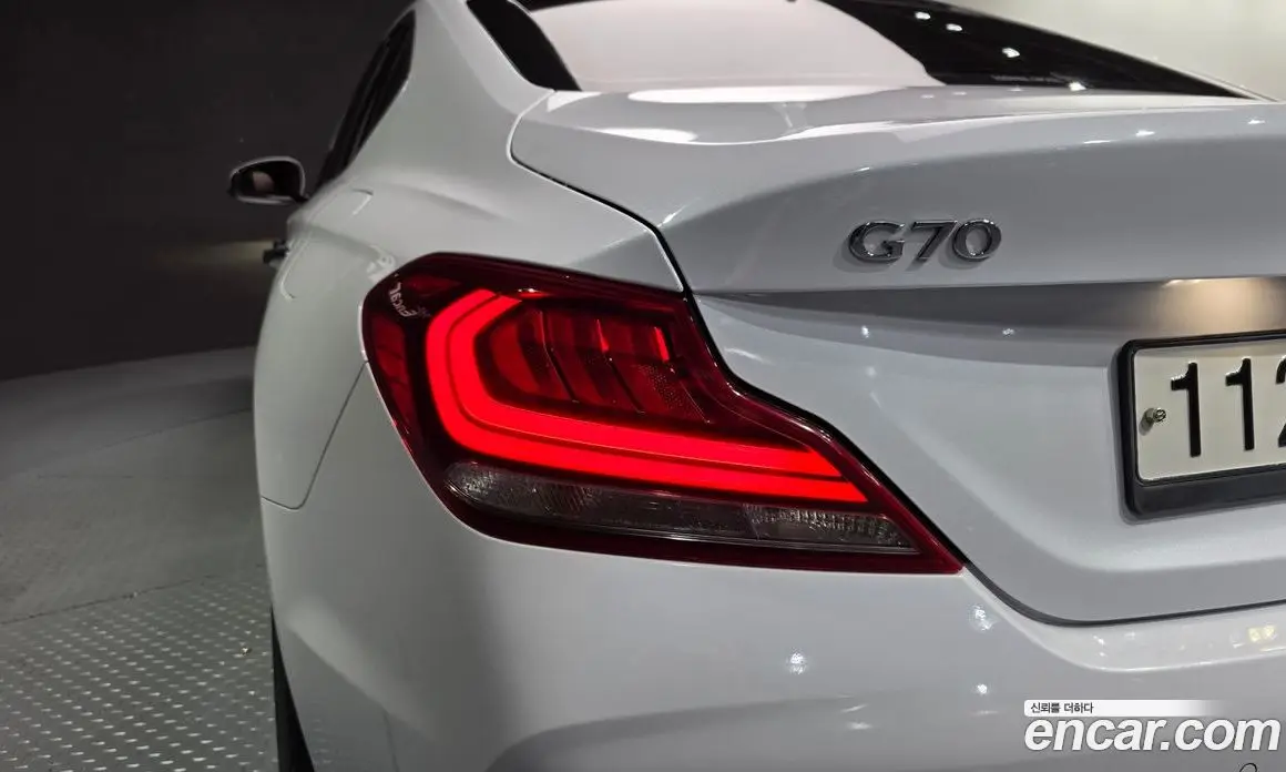 Genesis G70 2018 2.0 автомат (гидро), фото 9 Genesis G70 2018 2.0 автомат (гидро), фото 9
