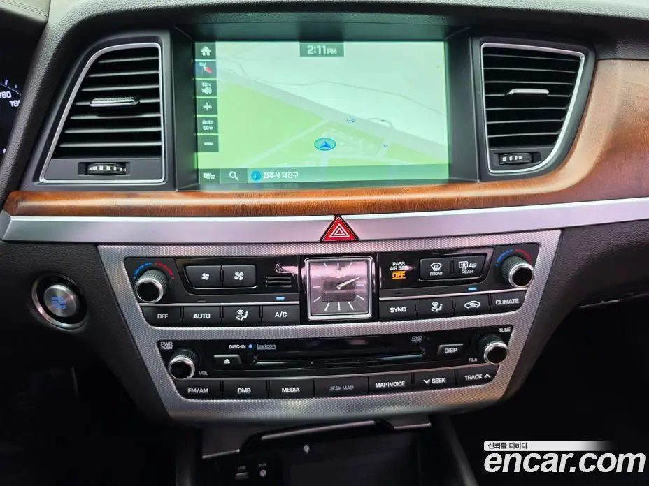 Genesis G80 2017 3.3 автомат (гидро), фото 18 Genesis G80 2017 3.3 автомат (гидро), фото 18