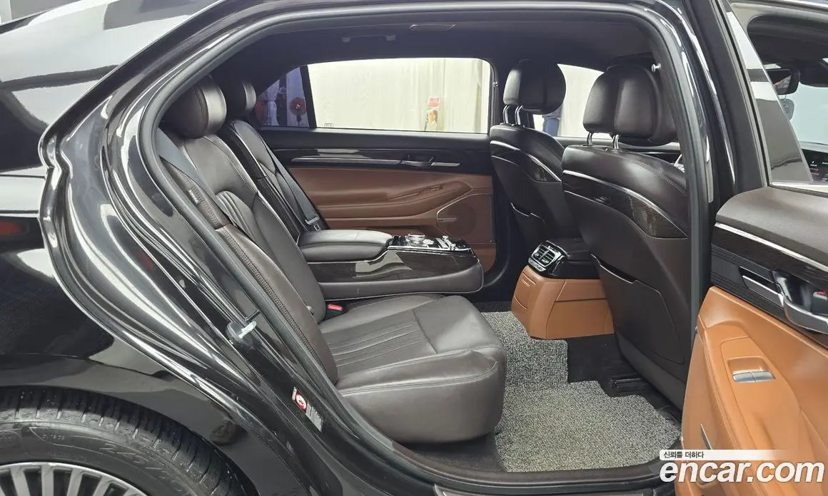 Genesis G90 2019 3.3 автомат (гидро), фото 17 Genesis G90 2019 3.3 автомат (гидро), фото 17