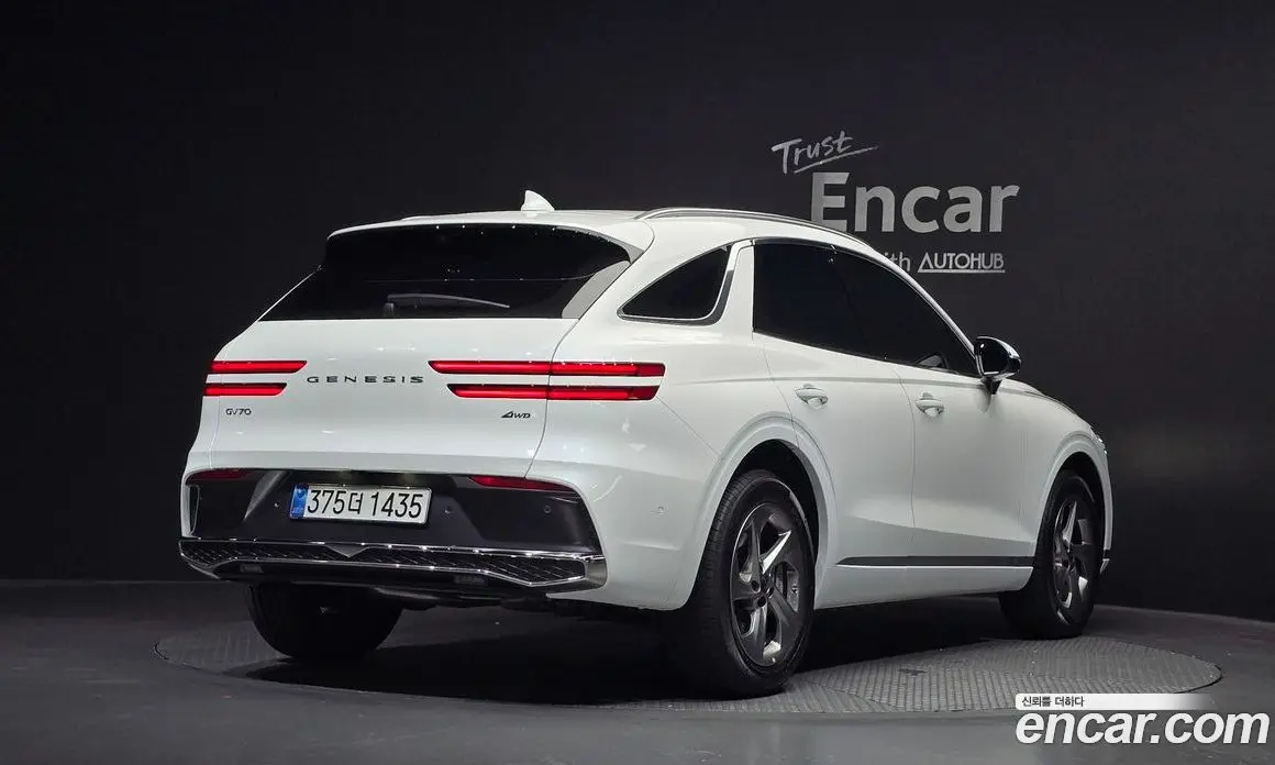 Genesis GV70 2025 2.5 автомат (гидро), фото 1 Genesis GV70 2025 2.5 автомат (гидро), фото 1