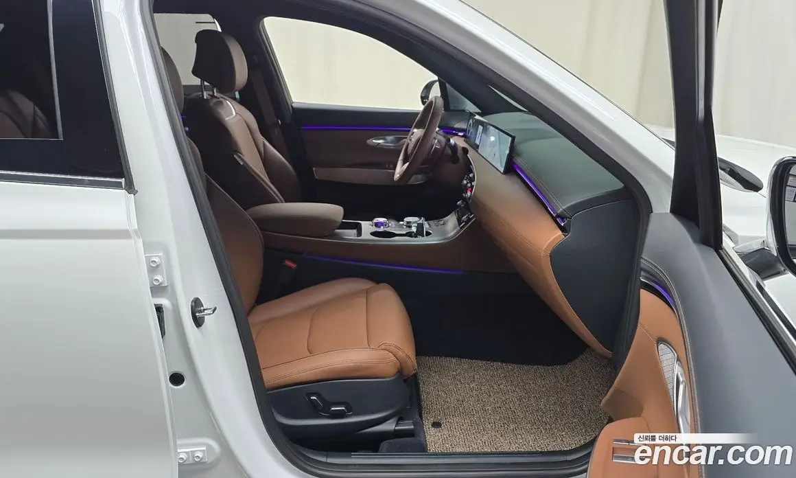 Genesis GV70 2025 2.5 автомат (гидро), фото 15 Genesis GV70 2025 2.5 автомат (гидро), фото 15