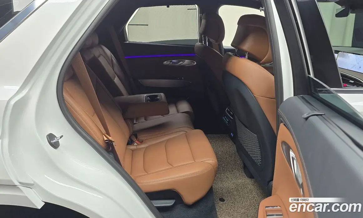 Genesis GV70 2025 2.5 автомат (гидро), фото 16 Genesis GV70 2025 2.5 автомат (гидро), фото 16