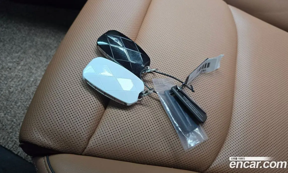 Genesis GV70 2025 2.5 автомат (гидро), фото 28 Genesis GV70 2025 2.5 автомат (гидро), фото 28
