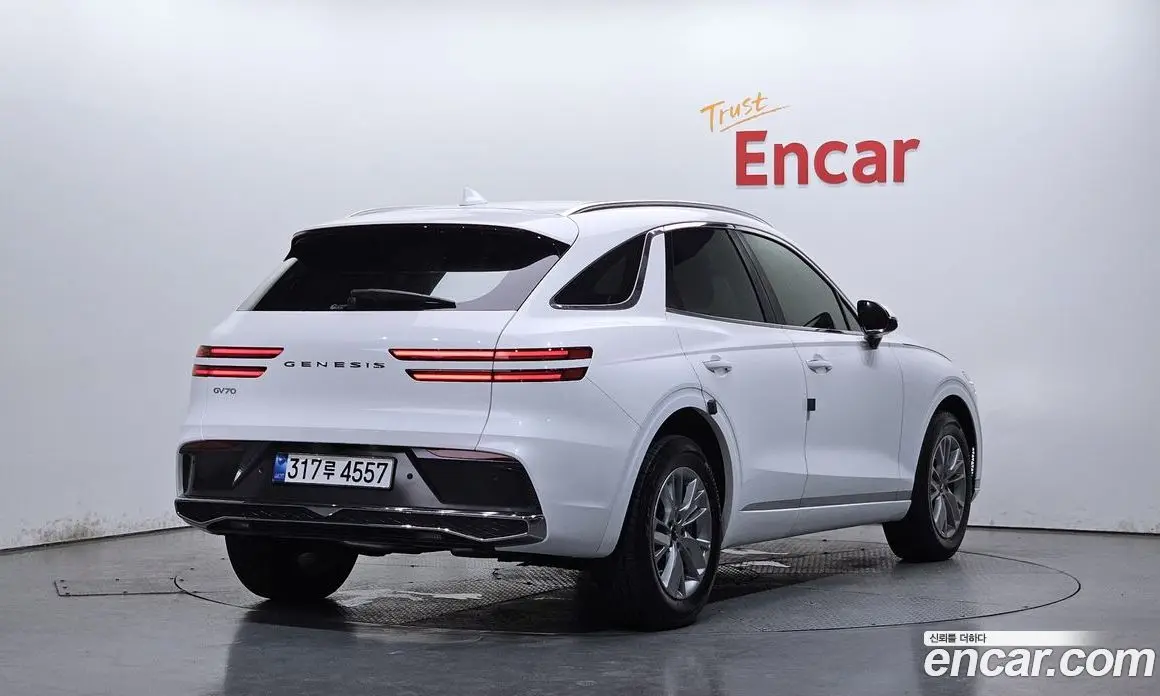 Genesis GV70 2025 2.5 автомат (гидро), фото 1 Genesis GV70 2025 2.5 автомат (гидро), фото 1