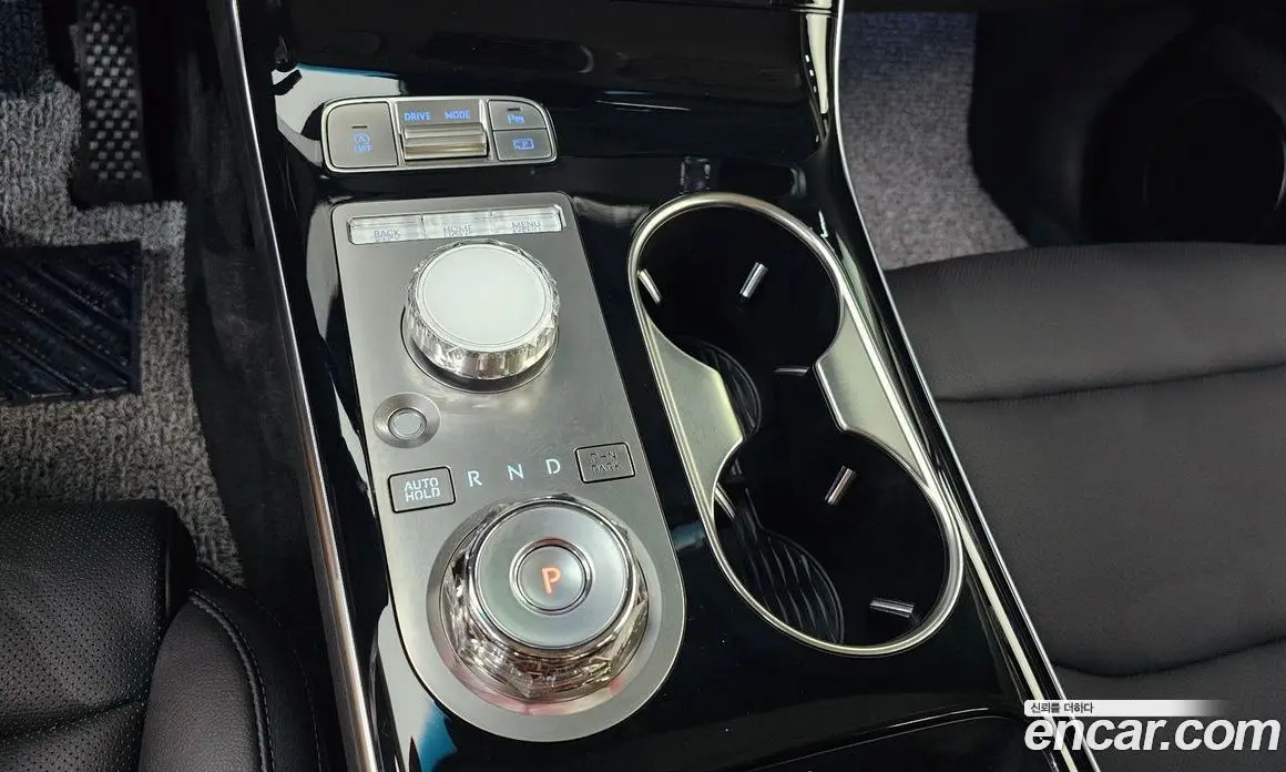 Genesis GV70 2025 2.5 автомат (гидро), фото 11 Genesis GV70 2025 2.5 автомат (гидро), фото 11