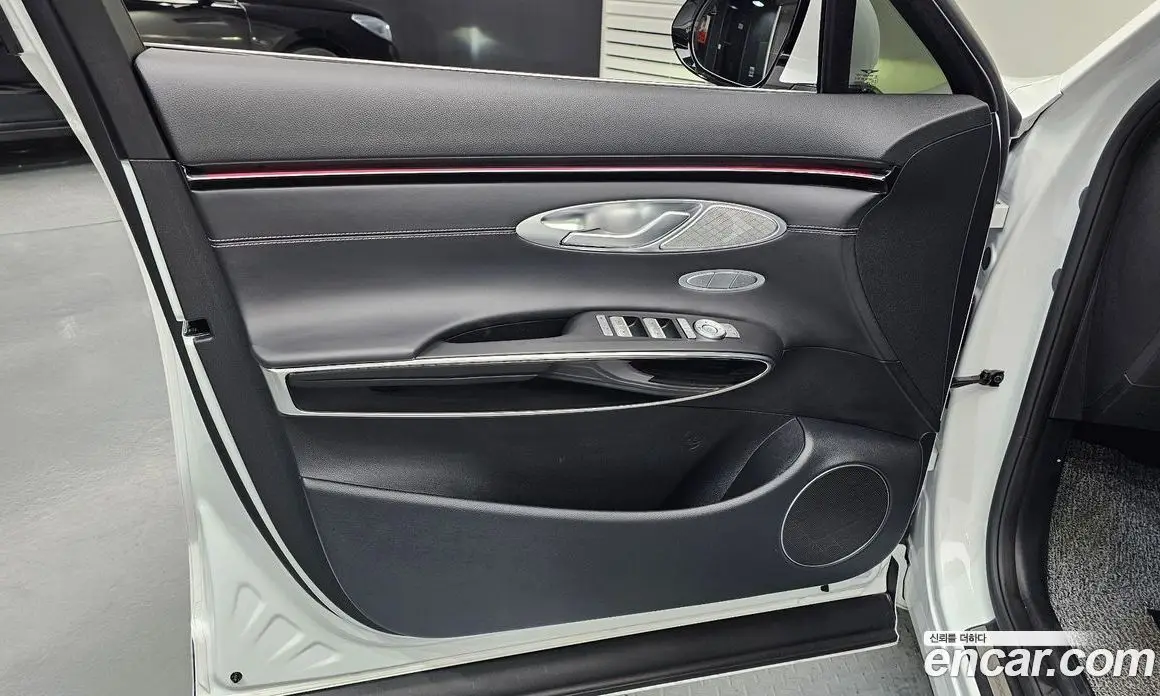 Genesis GV70 2025 2.5 автомат (гидро), фото 13 Genesis GV70 2025 2.5 автомат (гидро), фото 13