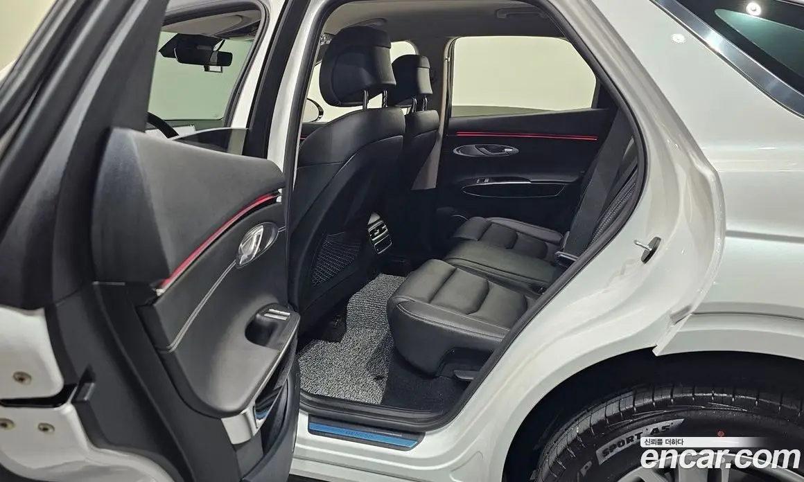 Genesis GV70 2025 2.5 автомат (гидро), фото 15 Genesis GV70 2025 2.5 автомат (гидро), фото 15