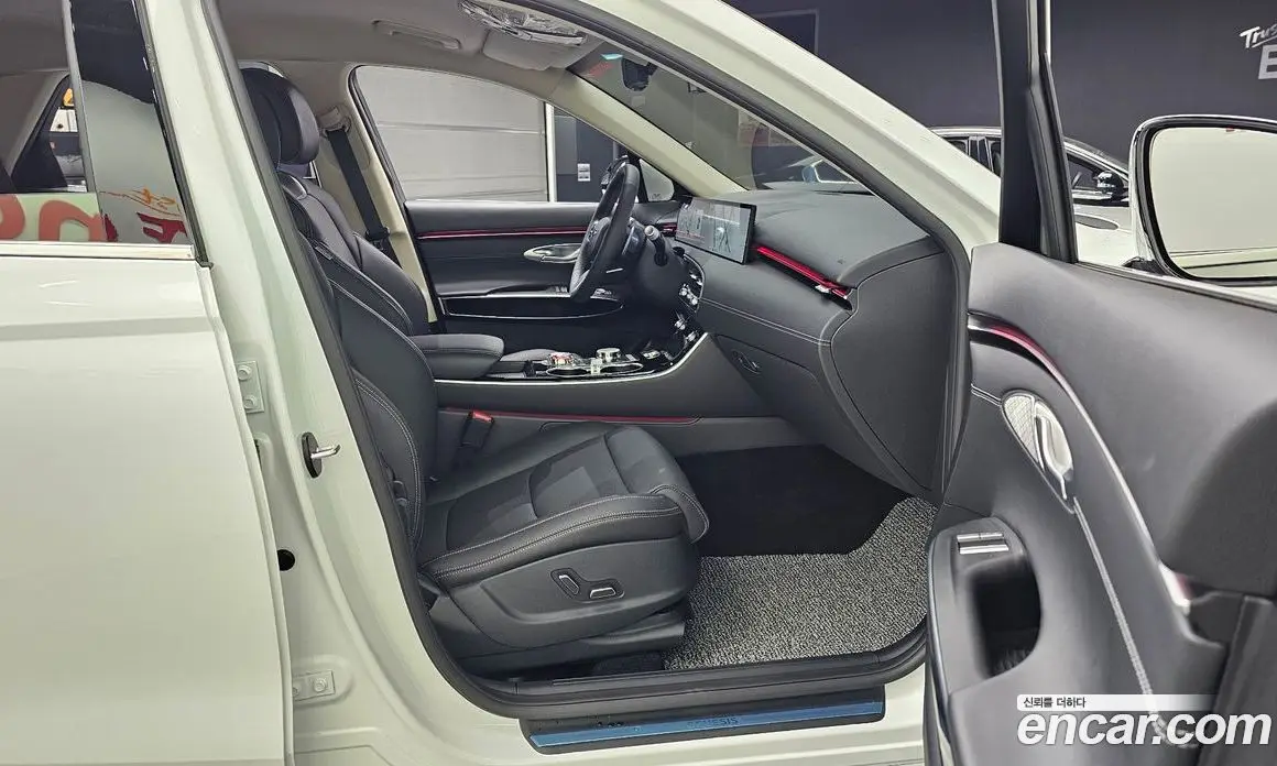 Genesis GV70 2025 2.5 автомат (гидро), фото 16 Genesis GV70 2025 2.5 автомат (гидро), фото 16