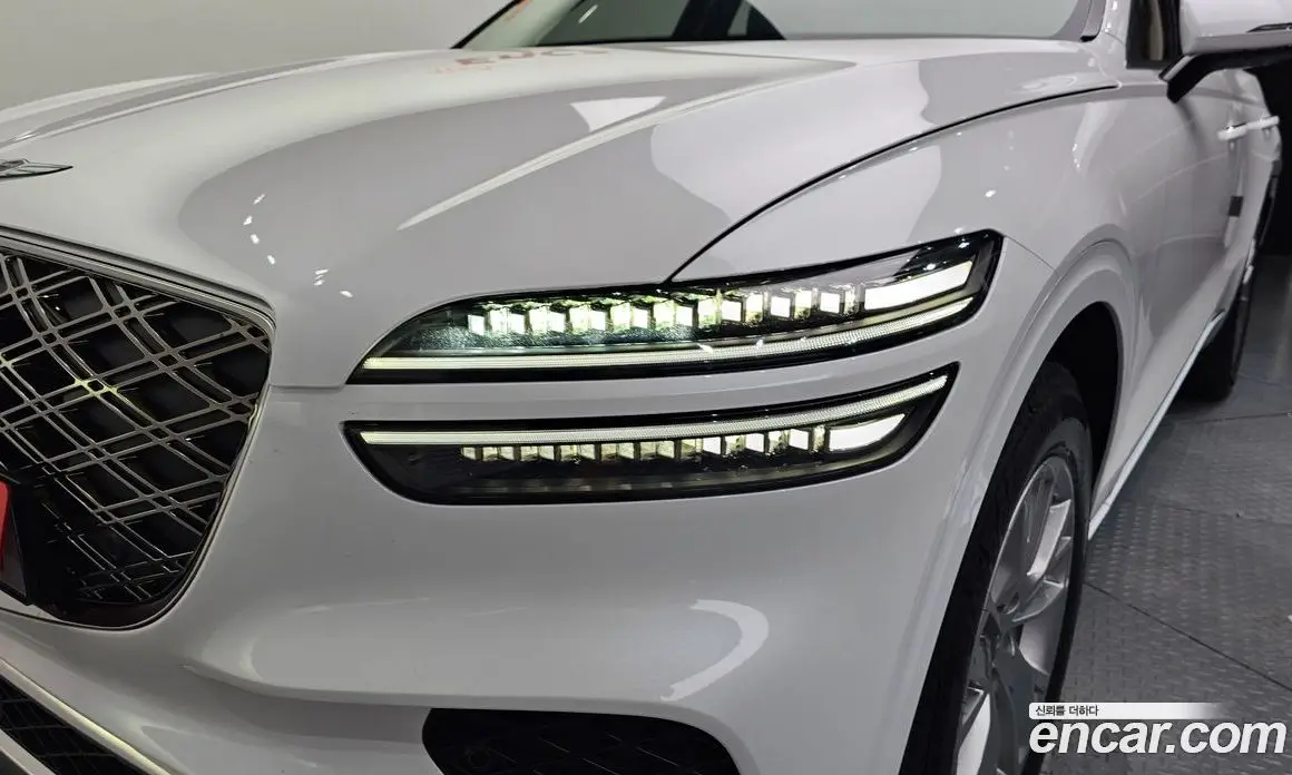 Genesis GV70 2025 2.5 автомат (гидро), фото 7 Genesis GV70 2025 2.5 автомат (гидро), фото 7