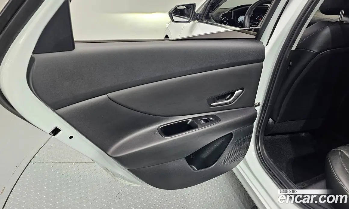 Hyundai Avante 2022 1.6 автомат (гидро), фото 15