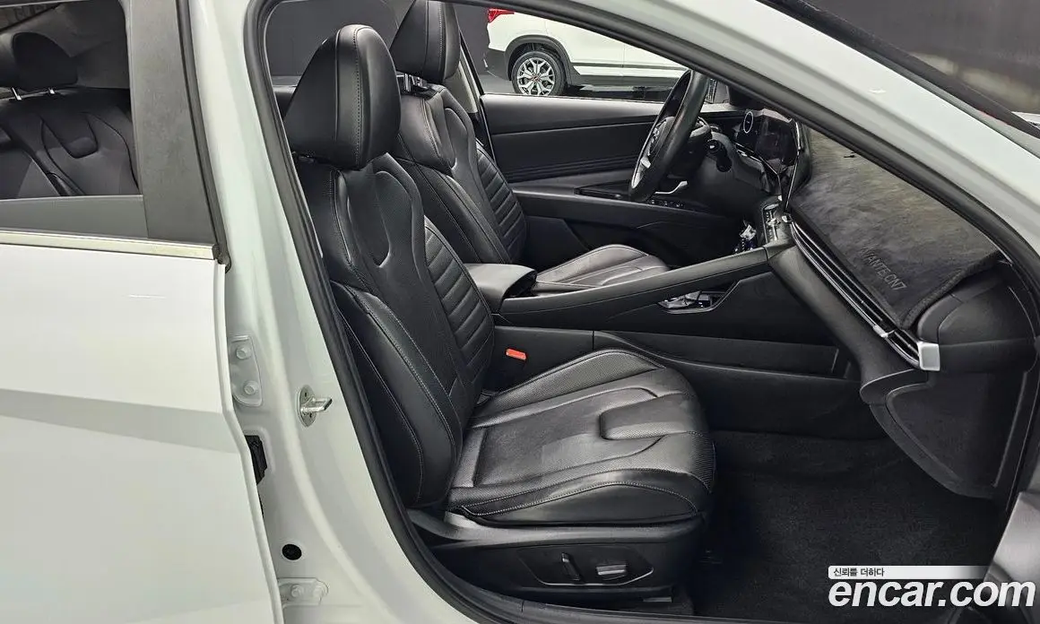 Hyundai Avante 2022 1.6 автомат (гидро), фото 16