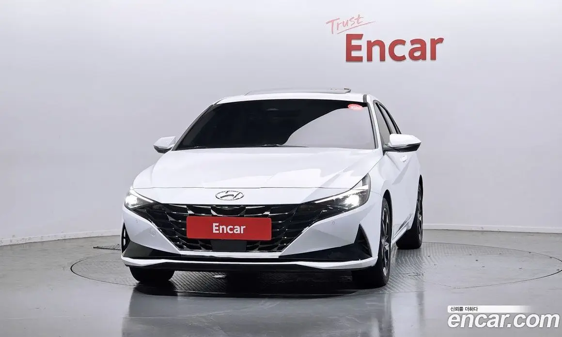 Hyundai Avante 2022 1.6 автомат (гидро), фото 3