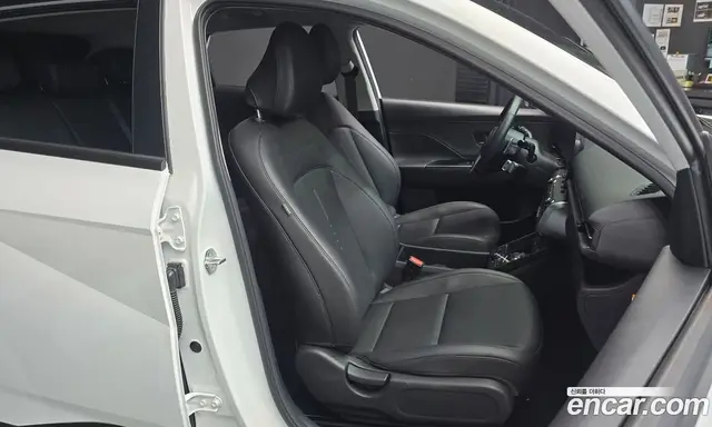 Hyundai Kona 2023 1.6 автомат (гидро), миниатюра 12