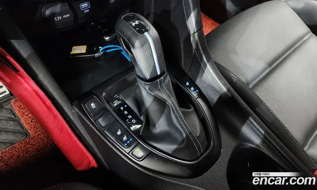 Hyundai Veloster 2020 2.0 автомат (гидро), миниатюра 11 Hyundai Veloster 2020 2.0 автомат (гидро), миниатюра 11