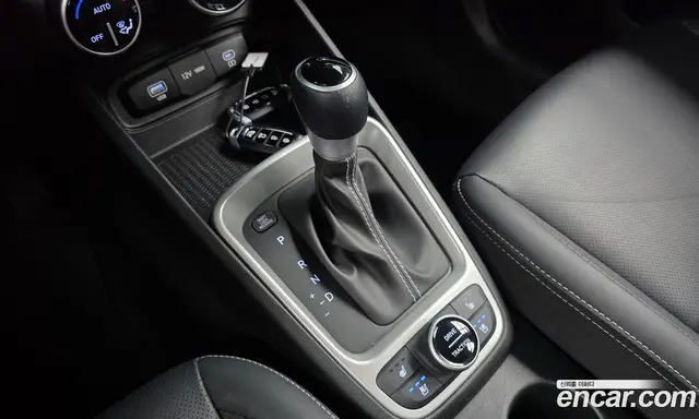 Hyundai Venue 2023 1.6 автомат (гидро), миниатюра 12