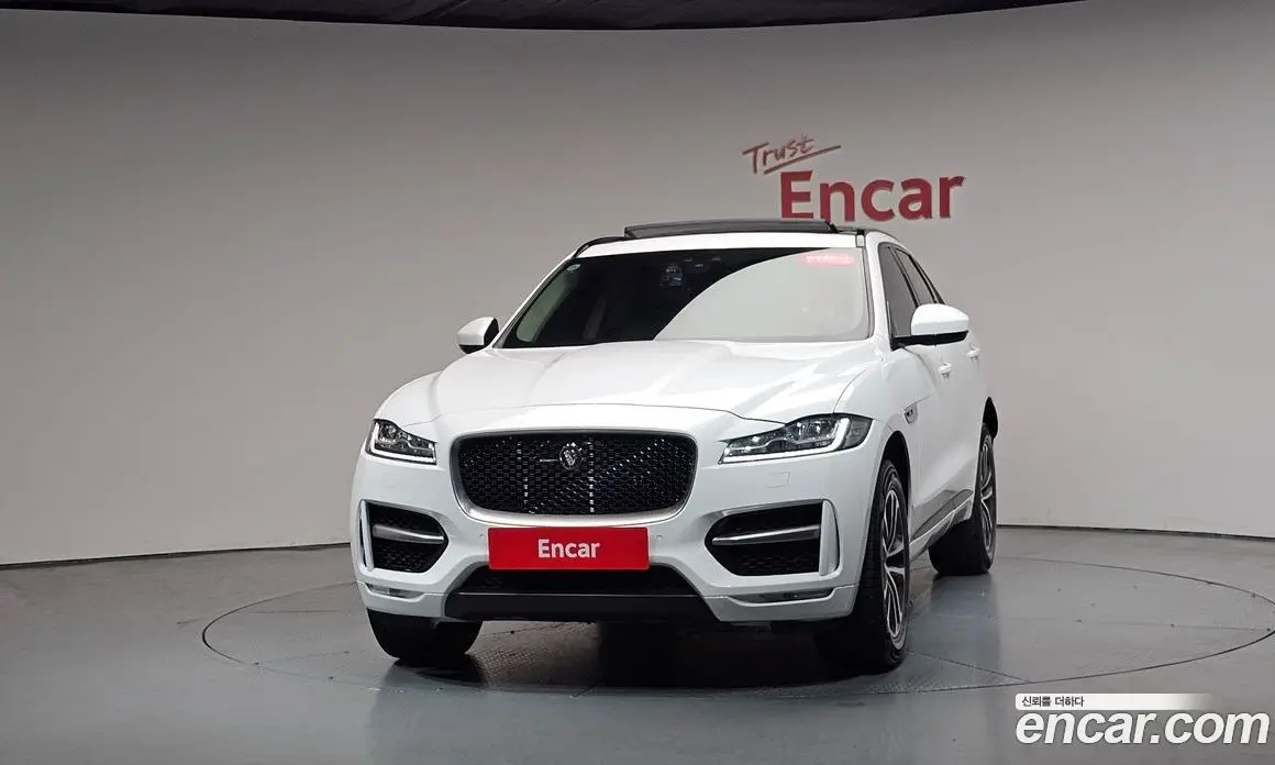 Jaguar F-Pace 2019 2.0 автомат (гидро), фото 2 Jaguar F-Pace 2019 2.0 автомат (гидро), фото 2