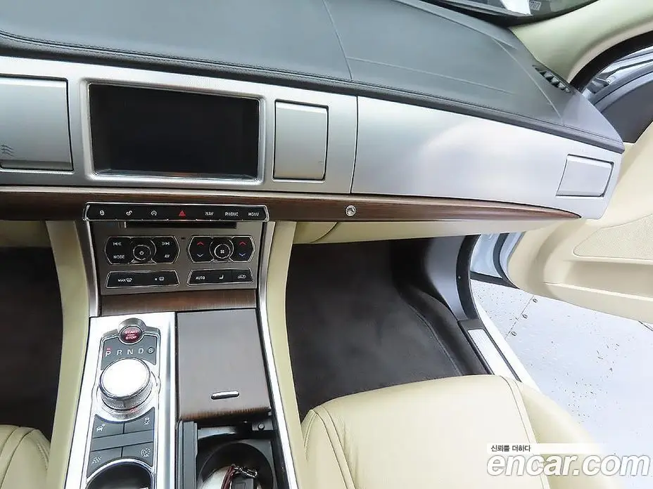 Jaguar XF 2015 3.0 автомат (гидро), фото 14 Jaguar XF 2015 3.0 автомат (гидро), фото 14