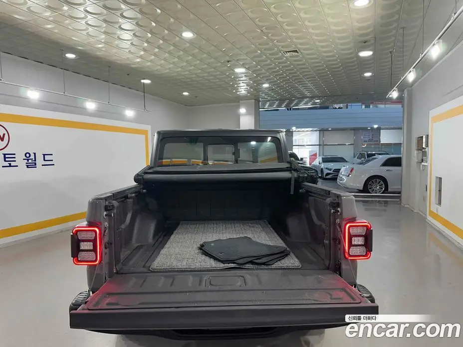 Jeep Gladiator 2021 3.6 автомат (гидро), фото 8 Jeep Gladiator 2021 3.6 автомат (гидро), фото 8