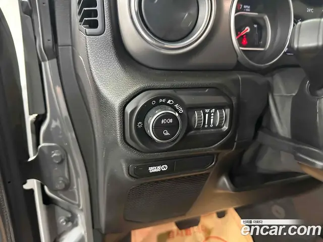 Jeep Gladiator 2021 3.6 автомат (гидро), миниатюра 10 Jeep Gladiator 2021 3.6 автомат (гидро), миниатюра 10