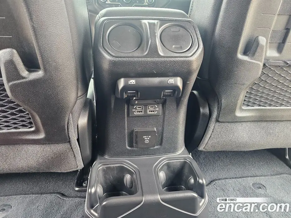 Jeep Wrangler 2022 2.0 автомат (гидро), фото 13 Jeep Wrangler 2022 2.0 автомат (гидро), фото 13