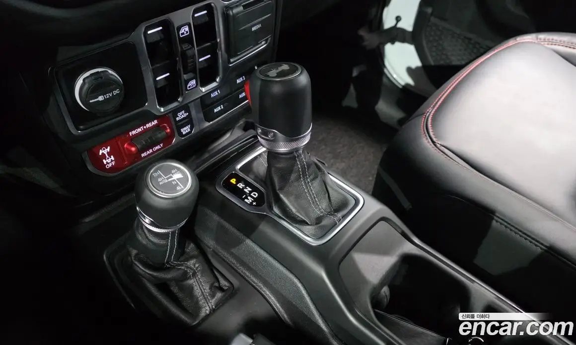 Jeep Wrangler 2025 2.0 автомат (гидро), фото 12