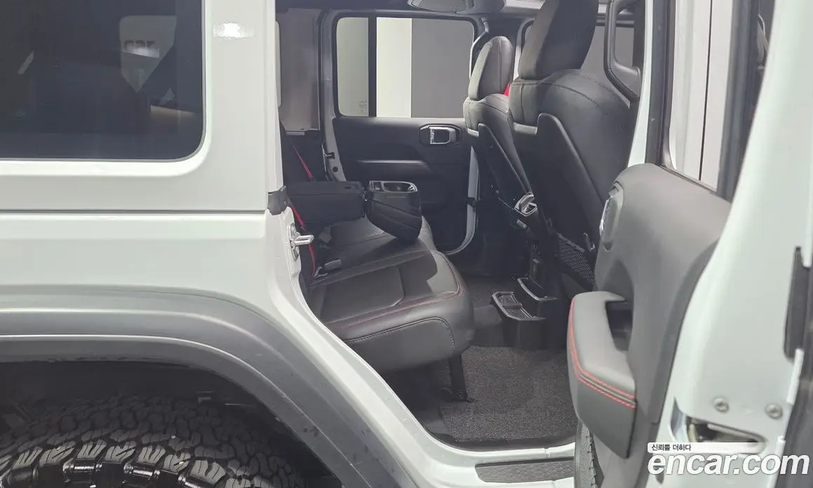 Jeep Wrangler 2025 2.0 автомат (гидро), фото 17