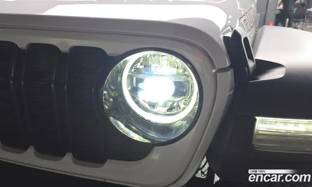 Jeep Wrangler 2025 2.0 автомат (гидро), миниатюра 8