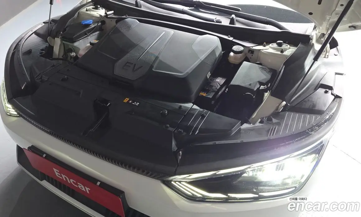 Kia EV6 2022 0.1 автомат (гидро), фото 6 Kia EV6 2022 0.1 автомат (гидро), фото 6
