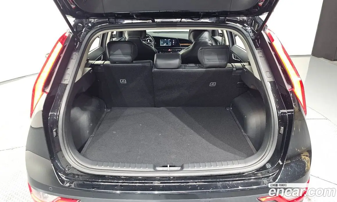Kia Niro 2023 0.2 автомат (гидро), фото 20 Kia Niro 2023 0.2 автомат (гидро), фото 20