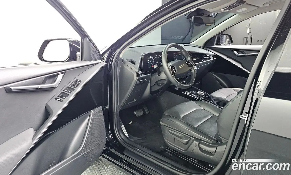 Kia Niro 2023 0.2 автомат (гидро), фото 10 Kia Niro 2023 0.2 автомат (гидро), фото 10