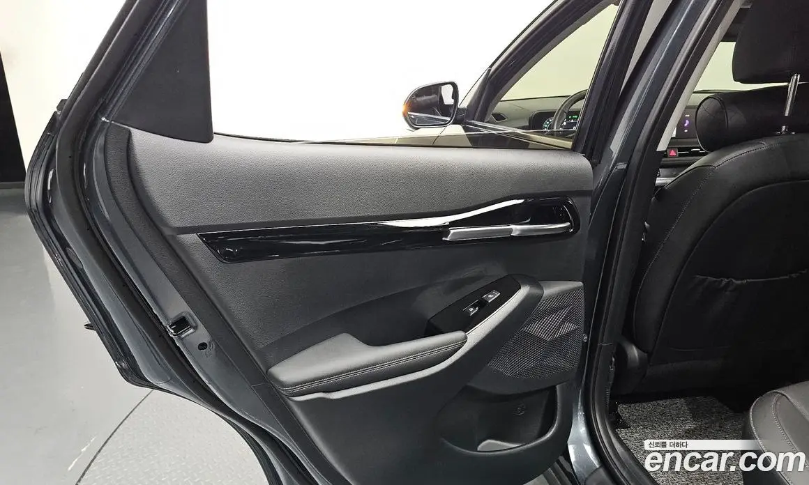 Kia Seltos 2025 1.6 автомат (гидро), фото 14 Kia Seltos 2025 1.6 автомат (гидро), фото 14