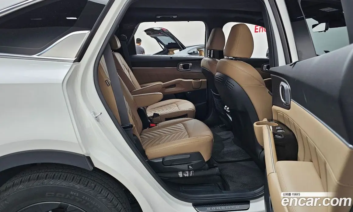 Kia Sorento 2024 1.6 автомат (гидро), фото 17 Kia Sorento 2024 1.6 автомат (гидро), фото 17