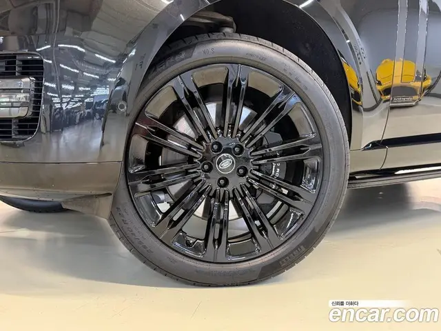 Land Rover Range Rover 2023 4.4 автомат (гидро), миниатюра 4 Land Rover Range Rover 2023 4.4 автомат (гидро), миниатюра 4