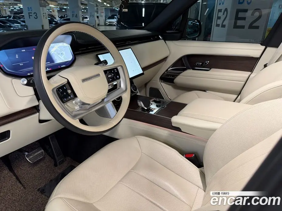 Land Rover Range Rover 2023 4.4 автомат (гидро), фото 6 Land Rover Range Rover 2023 4.4 автомат (гидро), фото 6