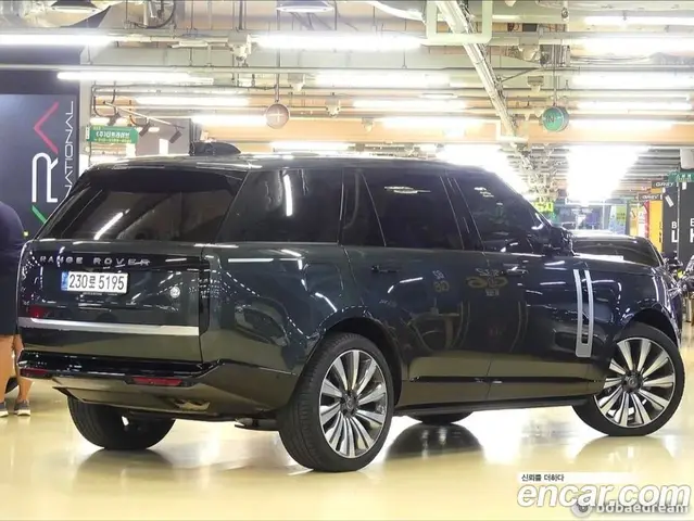 Land Rover Range Rover 2023 4.4 автомат (гидро), миниатюра 3 Land Rover Range Rover 2023 4.4 автомат (гидро), миниатюра 3