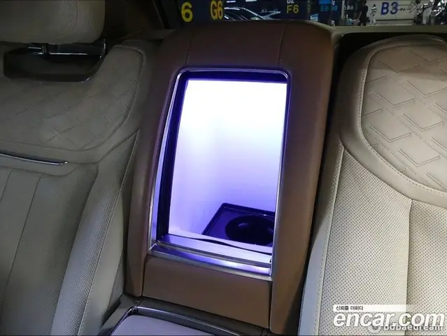 Land Rover Range Rover 2023 4.4 автомат (гидро), миниатюра 10 Land Rover Range Rover 2023 4.4 автомат (гидро), миниатюра 10