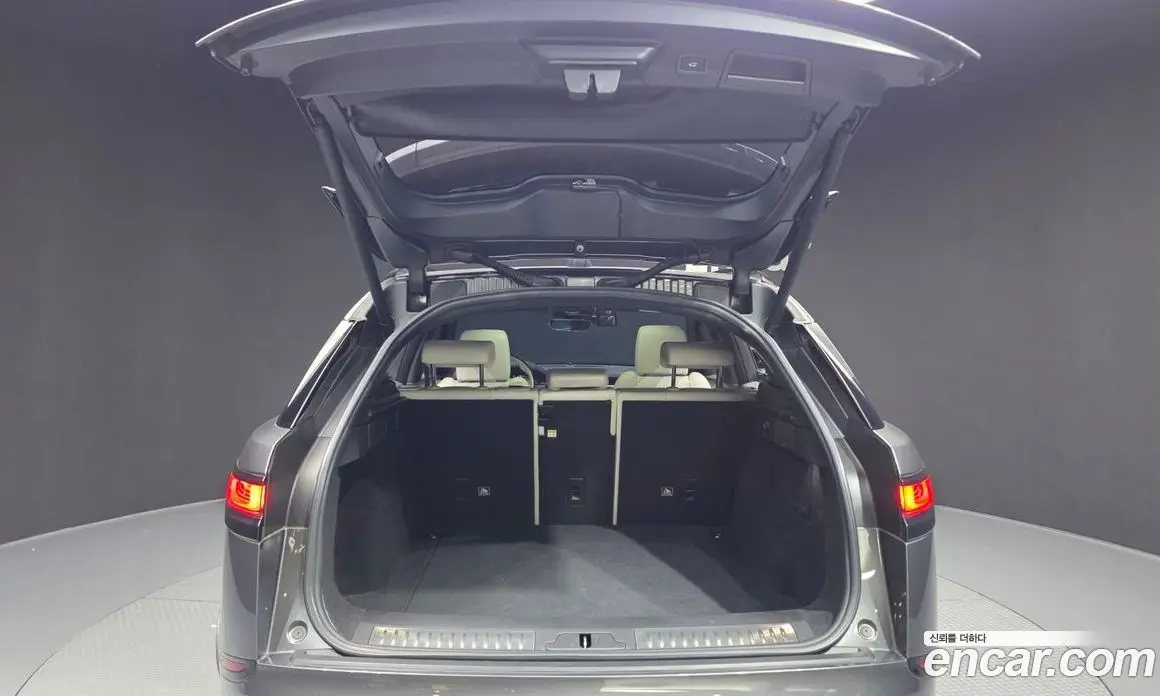 Land Rover Range Rover Velar 2019 3.0 автомат (гидро), фото 25 Land Rover Range Rover Velar 2019 3.0 автомат (гидро), фото 25