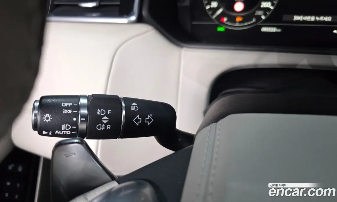 Land Rover Range Rover Velar 2019 3.0 автомат (гидро), фото 34 Land Rover Range Rover Velar 2019 3.0 автомат (гидро), фото 34